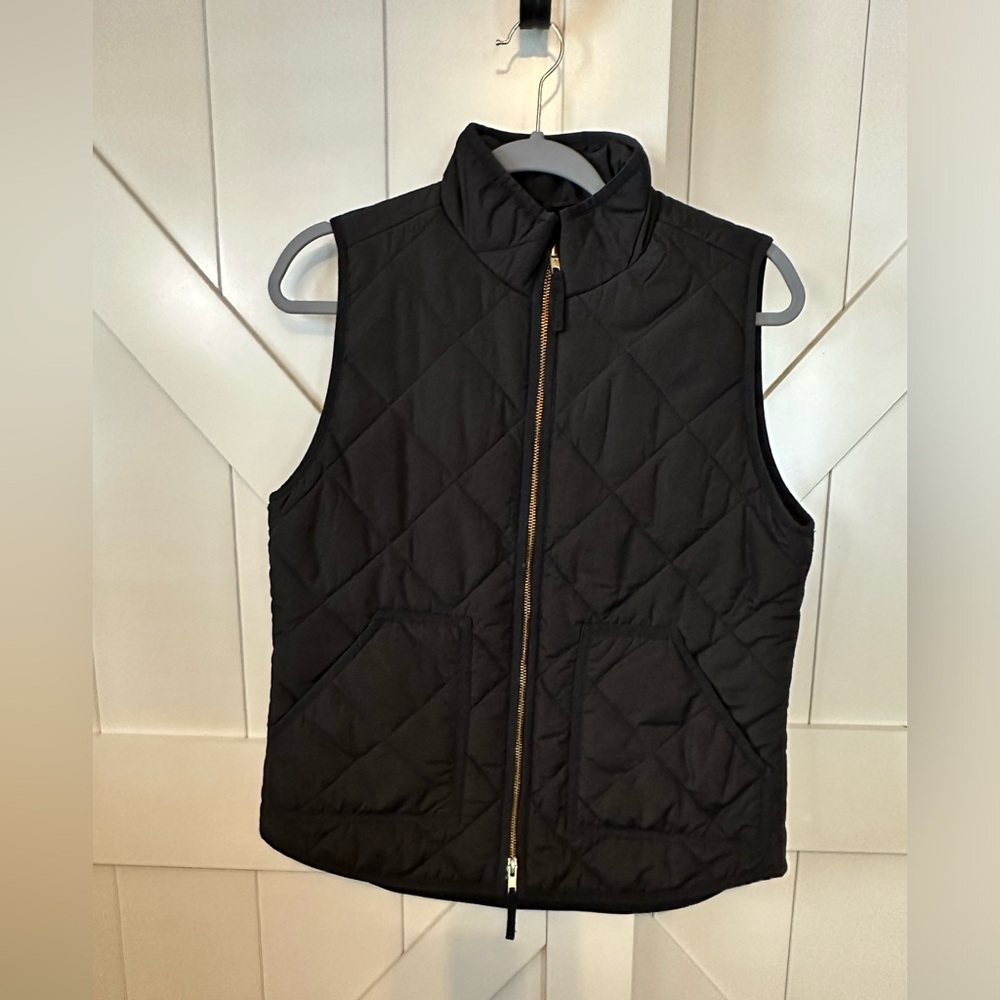 - J Crew Factory Quilted puffer vest - black- size small  -